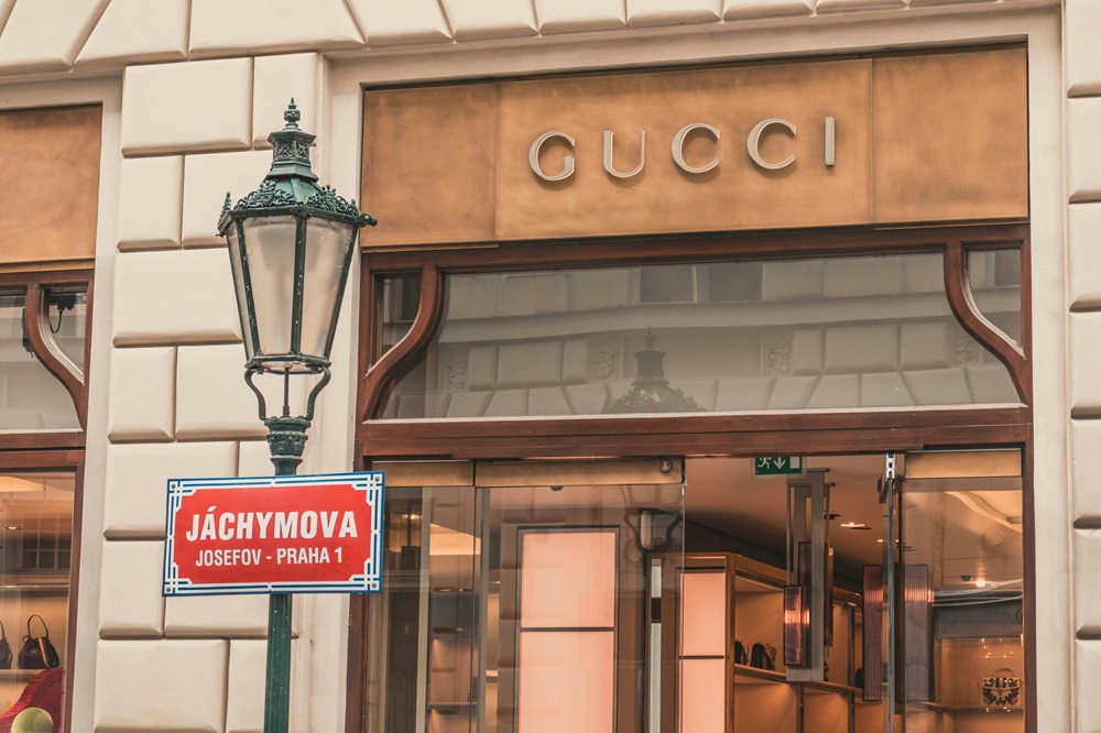 ハイブランド仕入れはネットと店舗のどっちがいい？